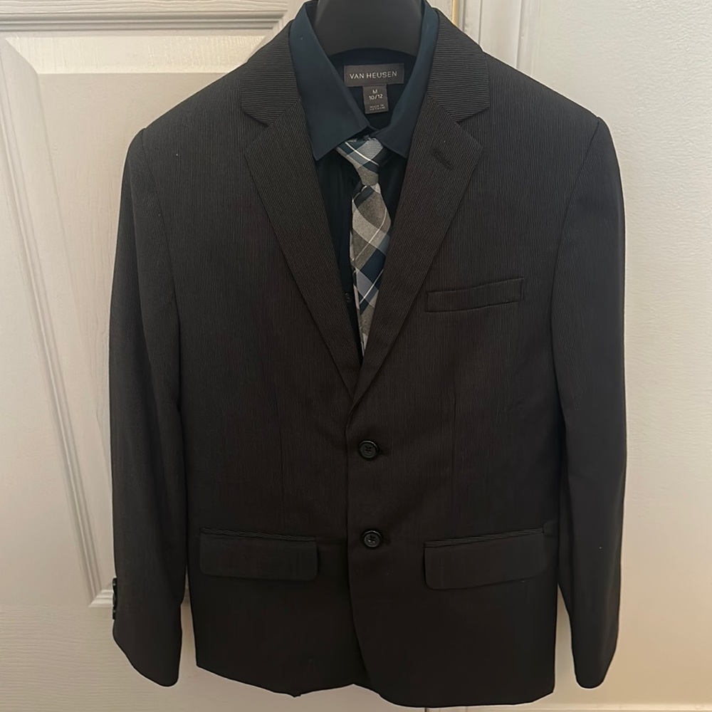 Boys 4 piece Van Heusen Suit